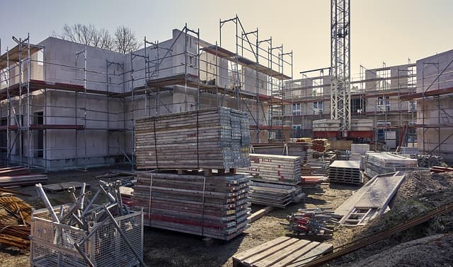 Hur Man Lagrar Byggmaterial: Grundläggande Regler och Rekommendationer